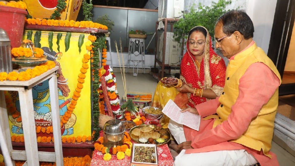 Karwa Chauth 2022: Sadhna Singh fasted for the long life of Shivraj
