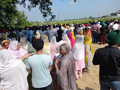 UP moradabad Police Firing In Uttarakhand: One woman died due to firing controversy Funeral Updates in Hindi