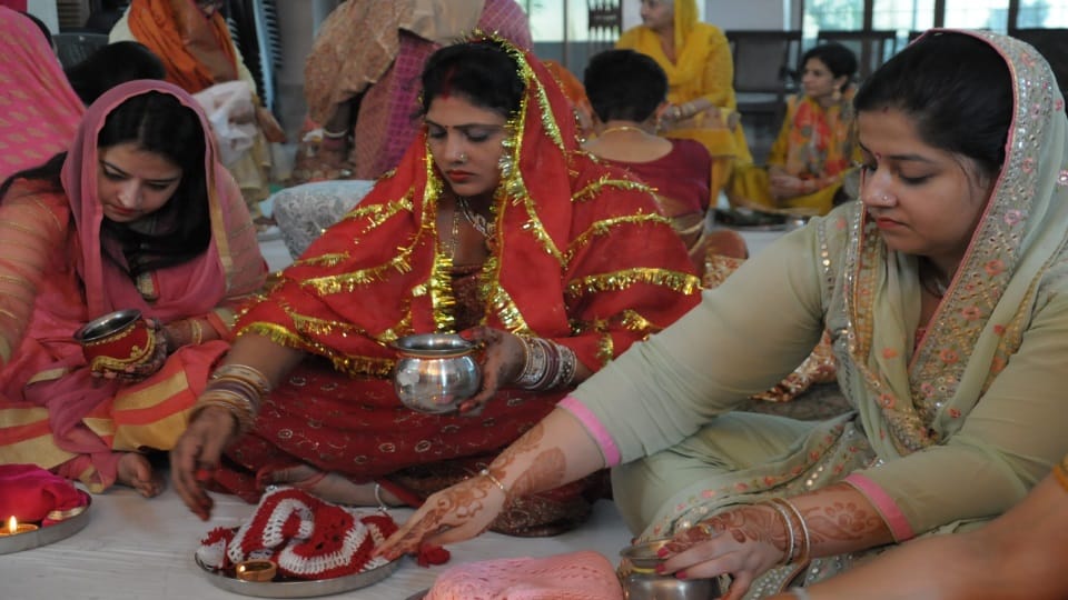 Karwa Chauth 2022 celebration in uttarakhand photos