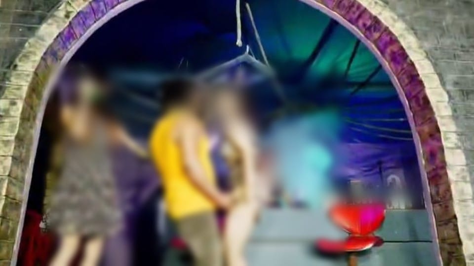 teacher dance with girl video goes viral in Agra