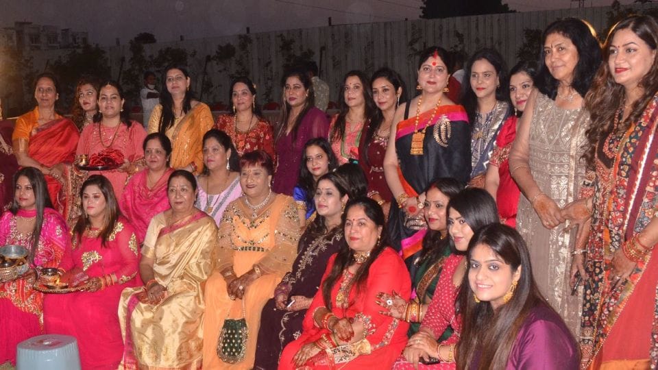Karwa Chauth 2022 women performed worship moon for husband long life in Agra