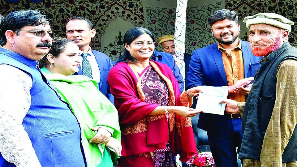 Union Commerce Minister inaugurates road project at Mamar in Ganderbal district