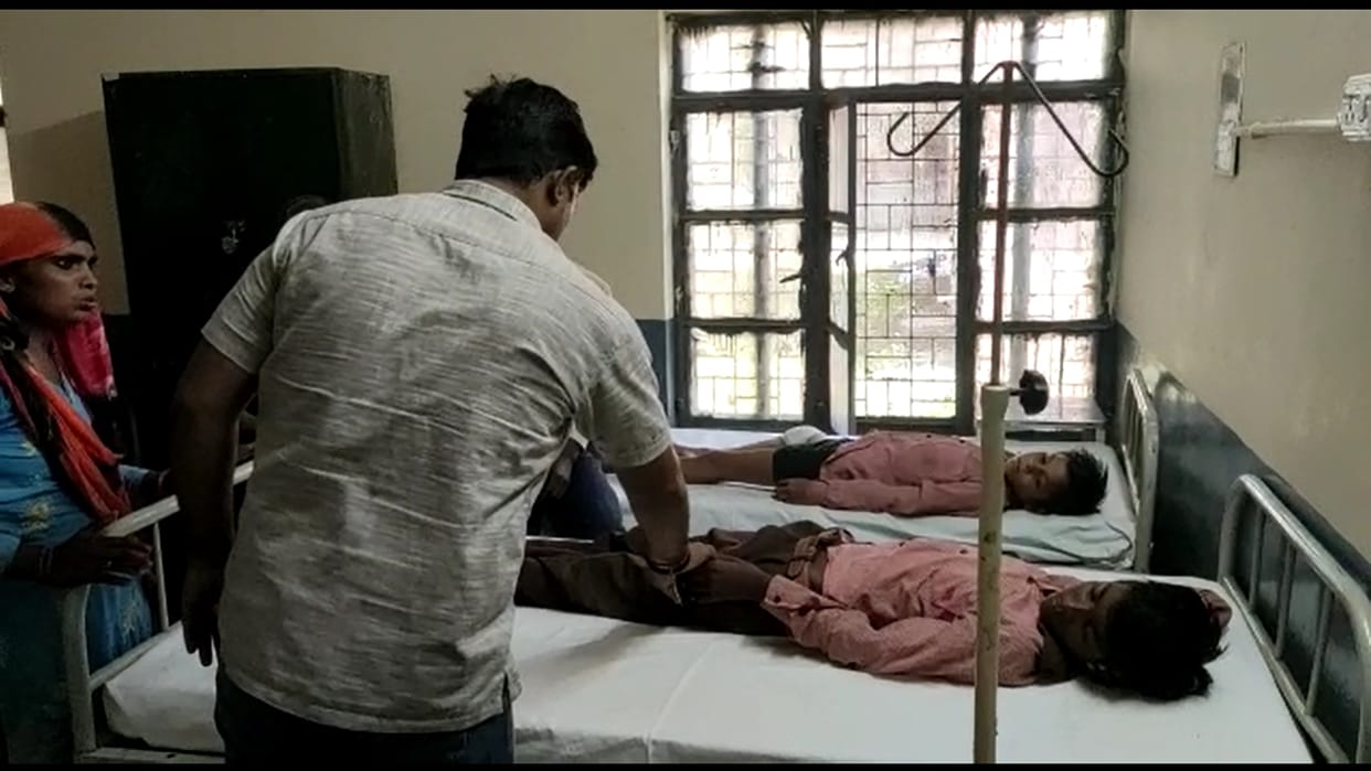 The roof of the primary girl school collapses 12 children injured one in critical condition