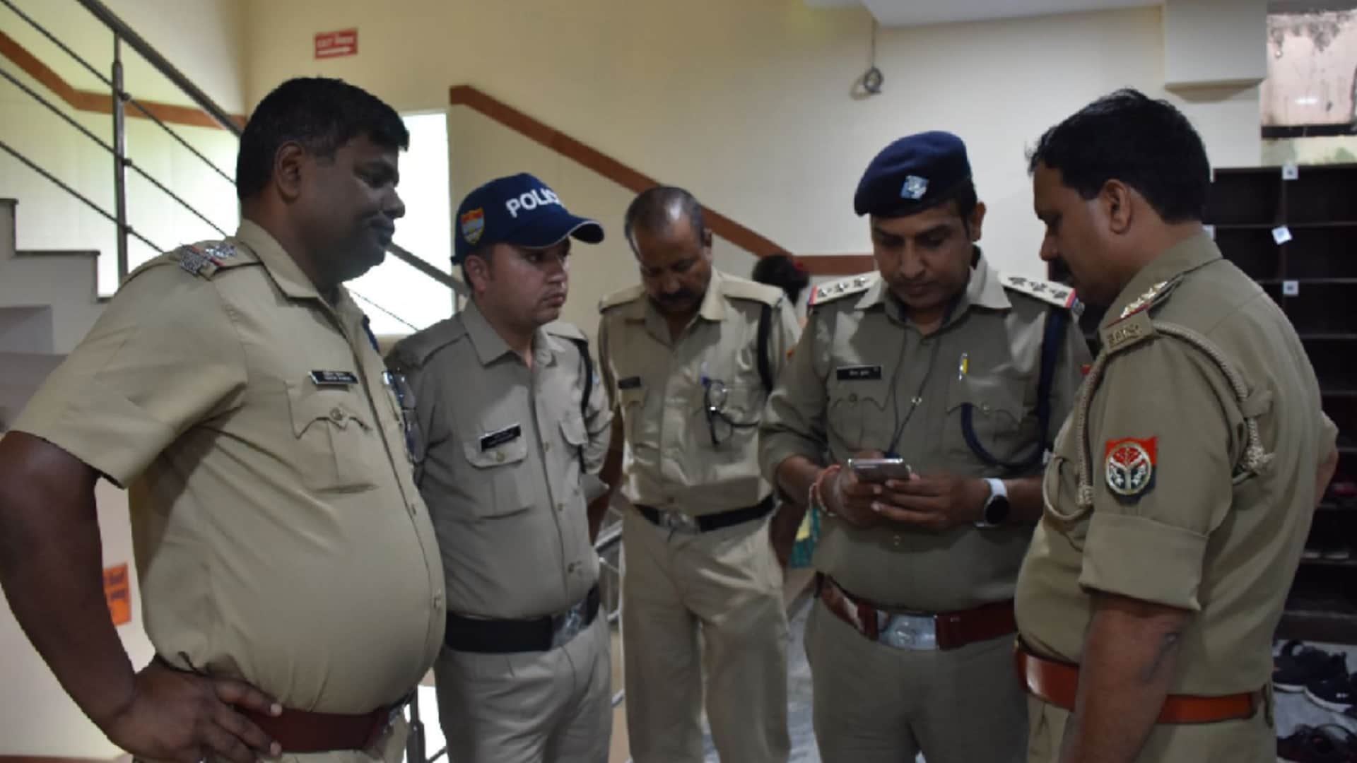 Kashipur Firing Case Who broke CCTV and UP Police vehicles District police entangled in Kunda case