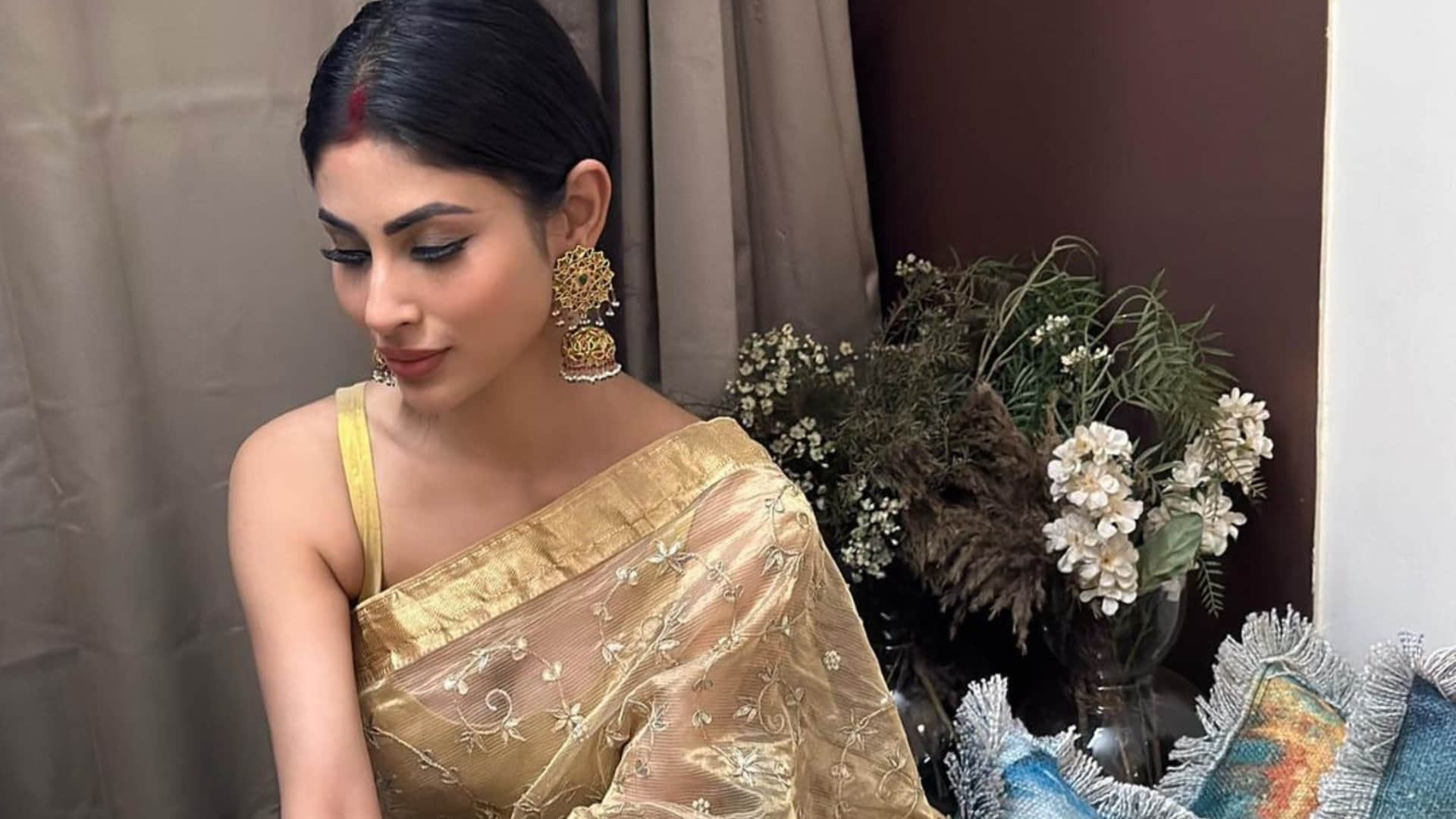 katrina kaif mouni roy to shilpa shetty actress beautiful saree look in karwa chauth 2022