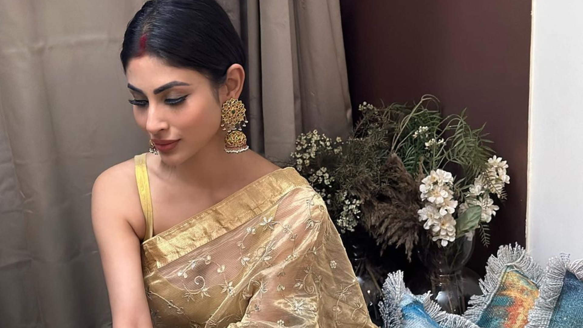 katrina kaif mouni roy to shilpa shetty actress beautiful saree look in karwa chauth 2022