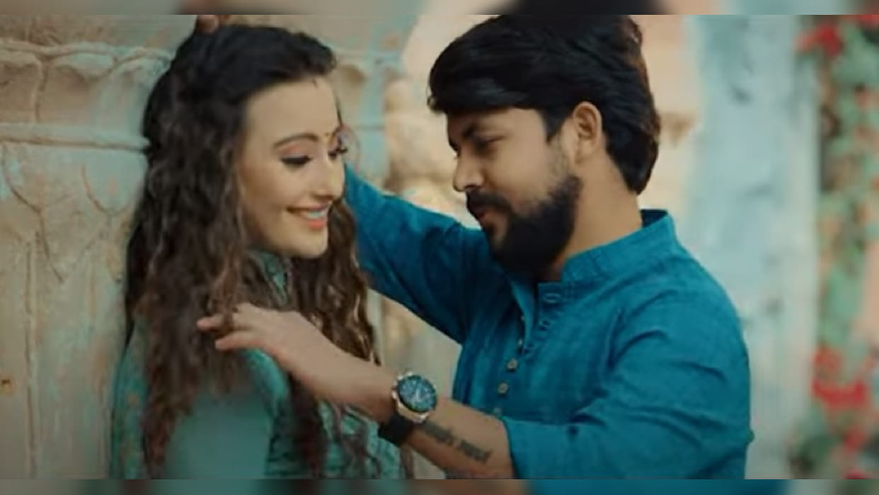 Bhojpuri Singer Neelkamal Singh and Shweta mahara starrer new Ghazal Badnam Bewafa Viral on social media