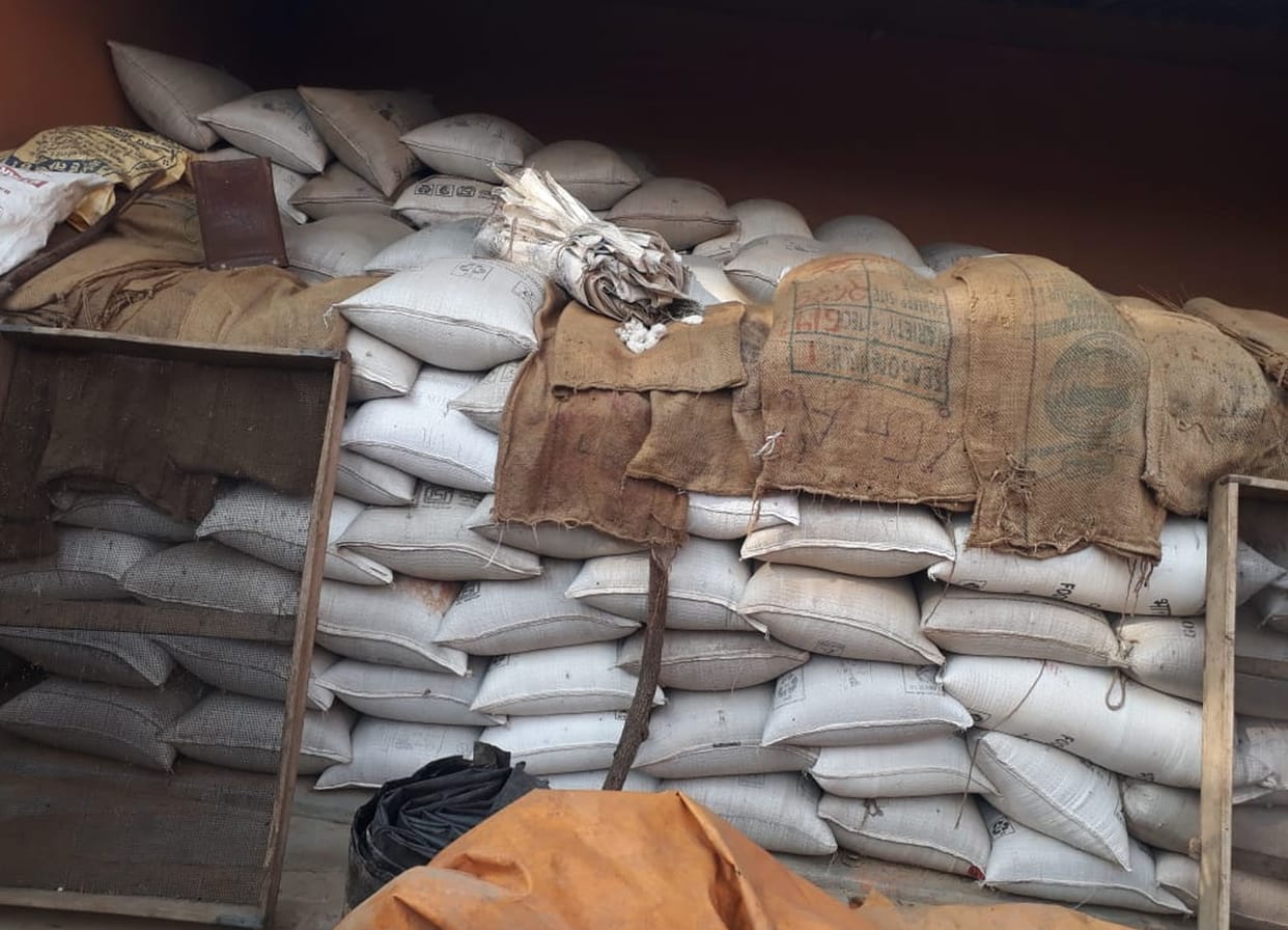 Cm's flying squad caught illegal grain staff in two villages, fined with market fees
