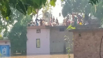 kainchi dam broken in Azamgarh: 150 houses of three villages submerged, angry people did a blockade on Azamgar