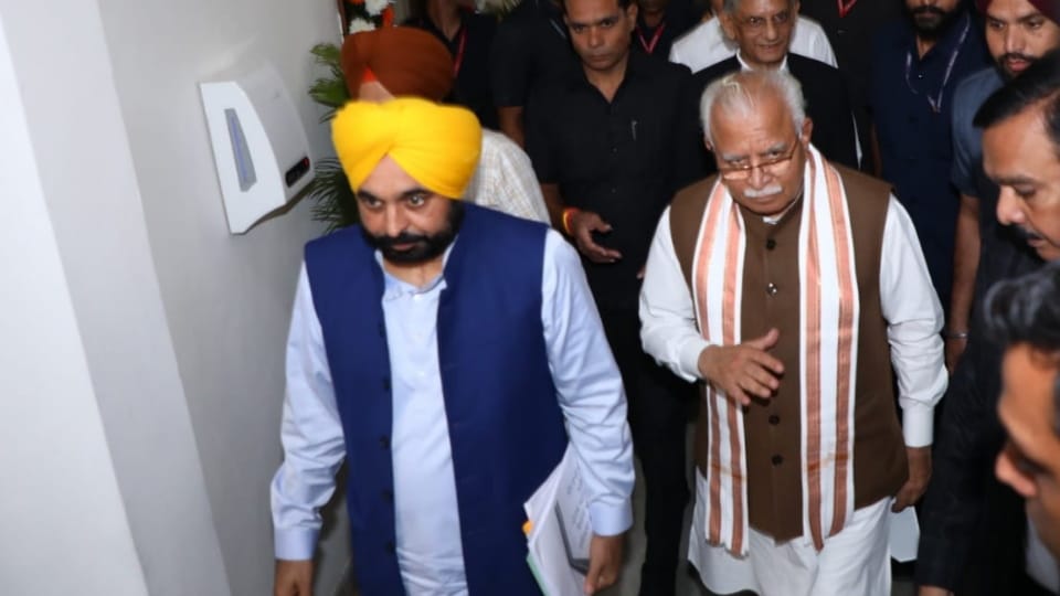 Chandigarh Meeting of Chief Ministers of Punjab and Haryana on SYL Issue Today News in Hindi