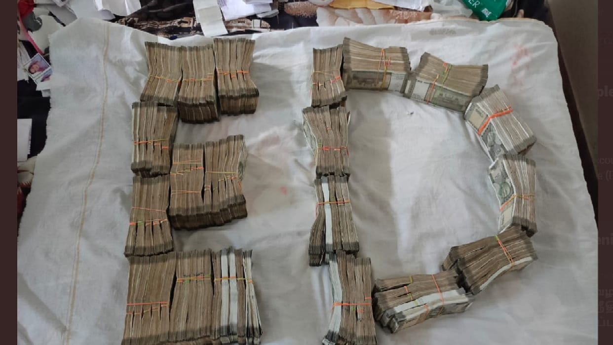 ED recovers unaccounted cash and jewellery eight days custody of three people including IAS in Chhattisgarh