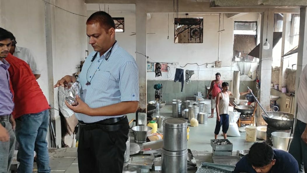MP News: Food department raids in Chhindwara before Diwali, picks up samples from two big sweets shops