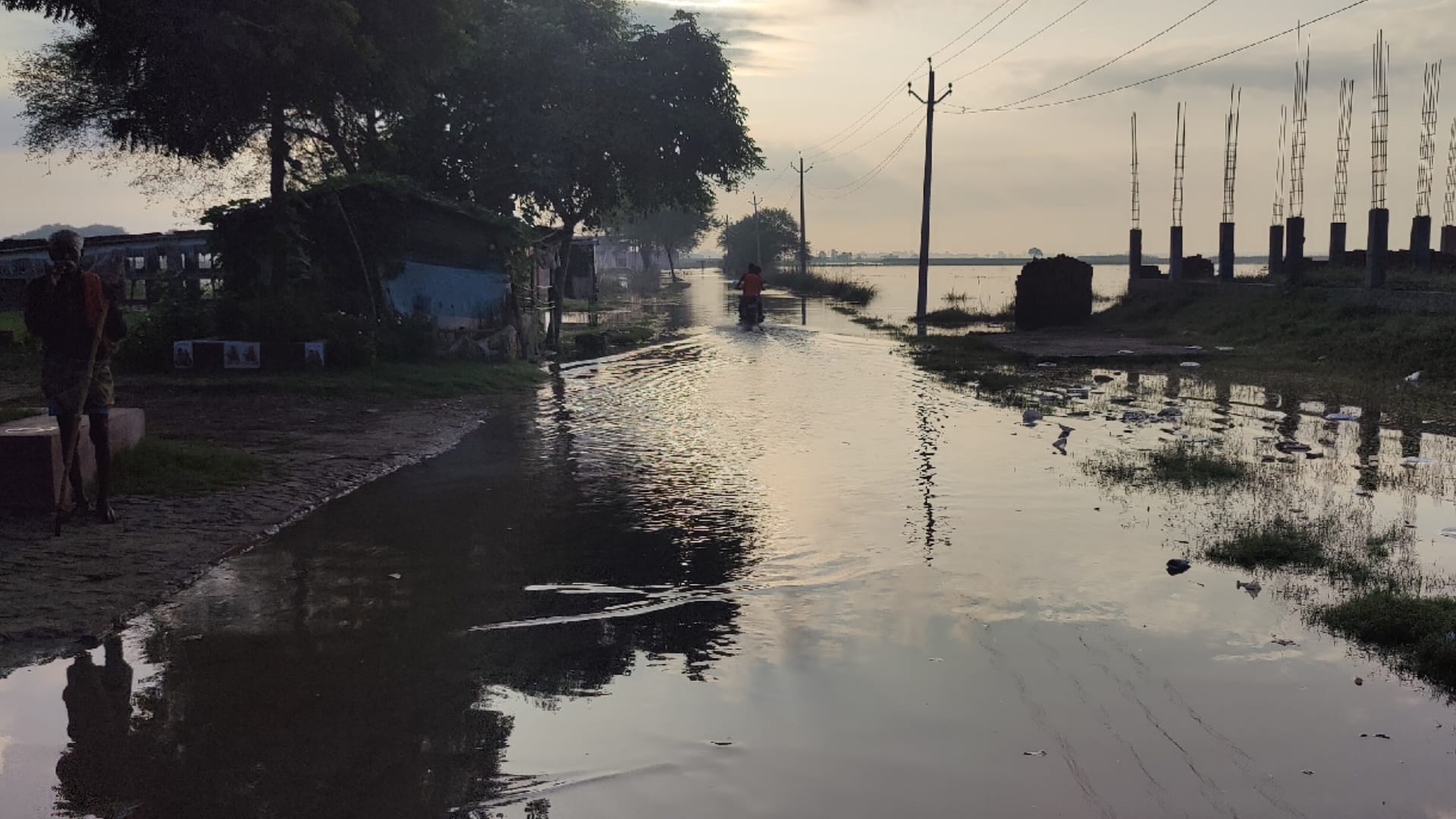 When rain stopped in Gorakhpur havoc of floods increasing
