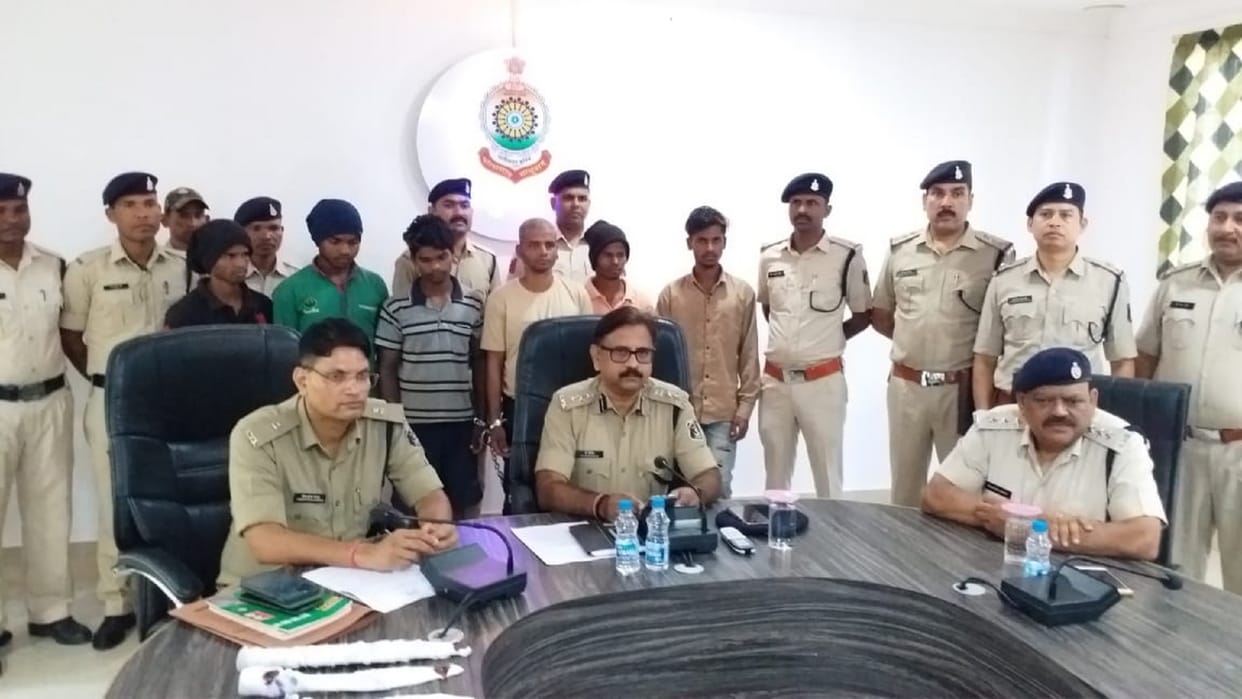 jashpur tripple murder case; six arrested for husband, wife and daughter murder in chhattisgarh