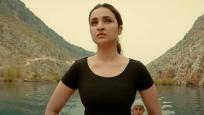Code Name Tiranga Review in Hindi By Pankaj Shukla Ribhu Dasgupta Parineeti Chopra Harrdy Sandhu Sharad Kelkar