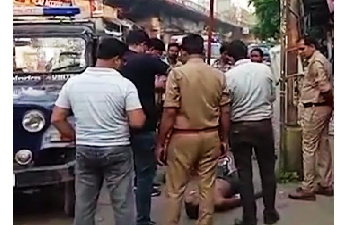 Dead body of a young man found hanging from a shoelace on an electric pole in Kanpur