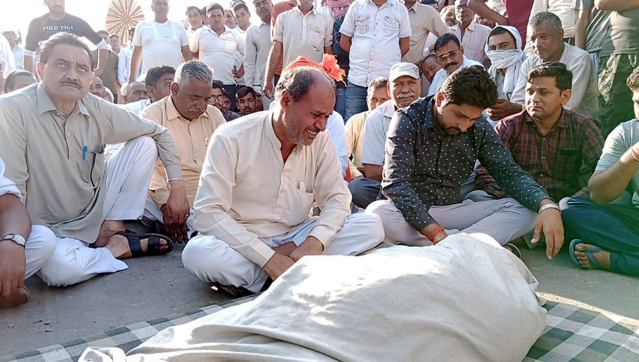 Dairy operator's death, jammed by placing dead body on the road