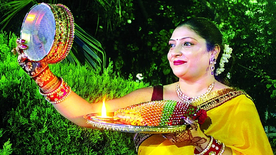 Karvachauth celebrated with pomp in Jammu Kashmir