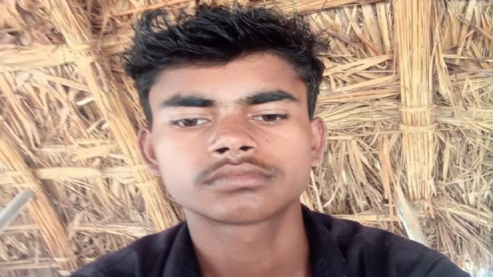 Shahjahanpur News Youth dies due to drowning in flood water