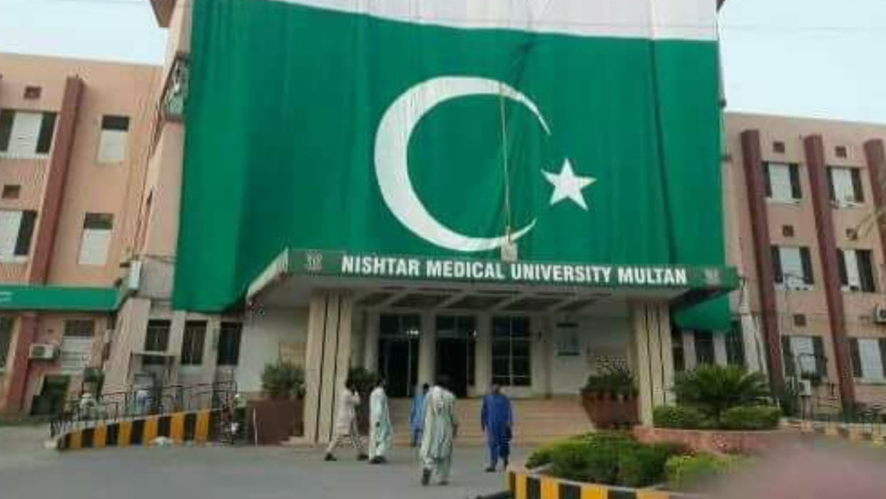 Decayed bodies found on hospital roof in Pakistan probe ordered