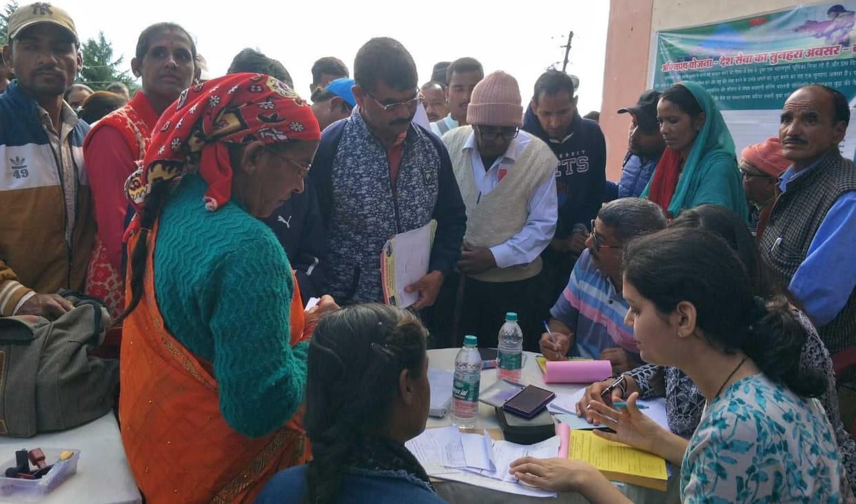 Specialist doctors did not reach the camp, Divyang kept wandering