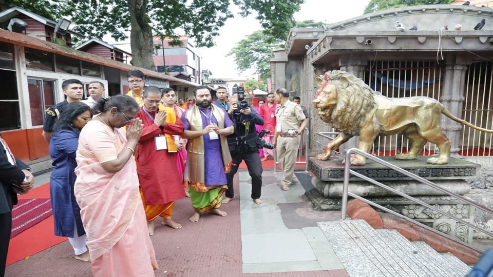 Murmu worship at Kamakhya temple, know all update of her Assam visit