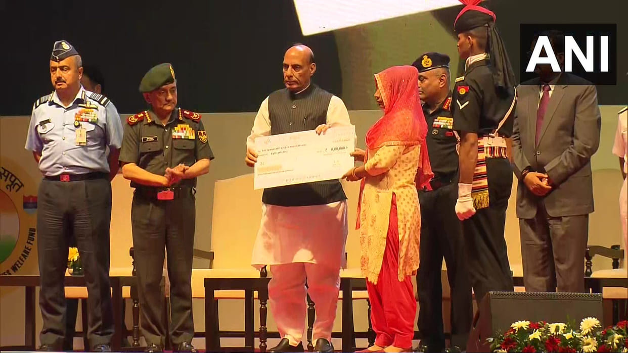 Rajnath Singh launches website that enables citizens to contribute to welfare fund for martyrs families Update