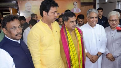 Tripura CM Manik Saha with former CM Biplab Kumar Deb and Union Minister Bhupender Yadav