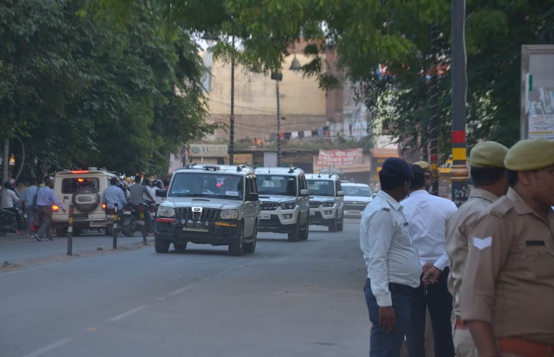 CM Yogi visit varanasi ambulance got way after By stopping his fleet sent woman to hospital