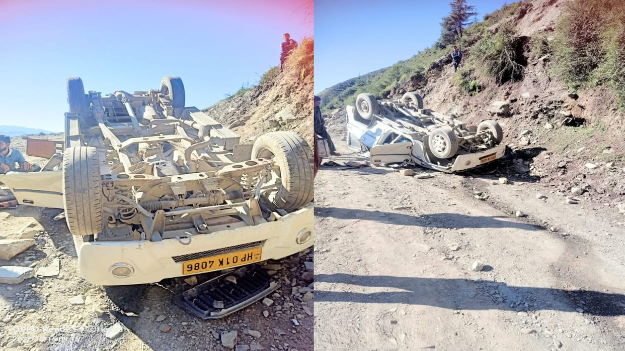 vehical accident on Chewgli road in chamba, three injured