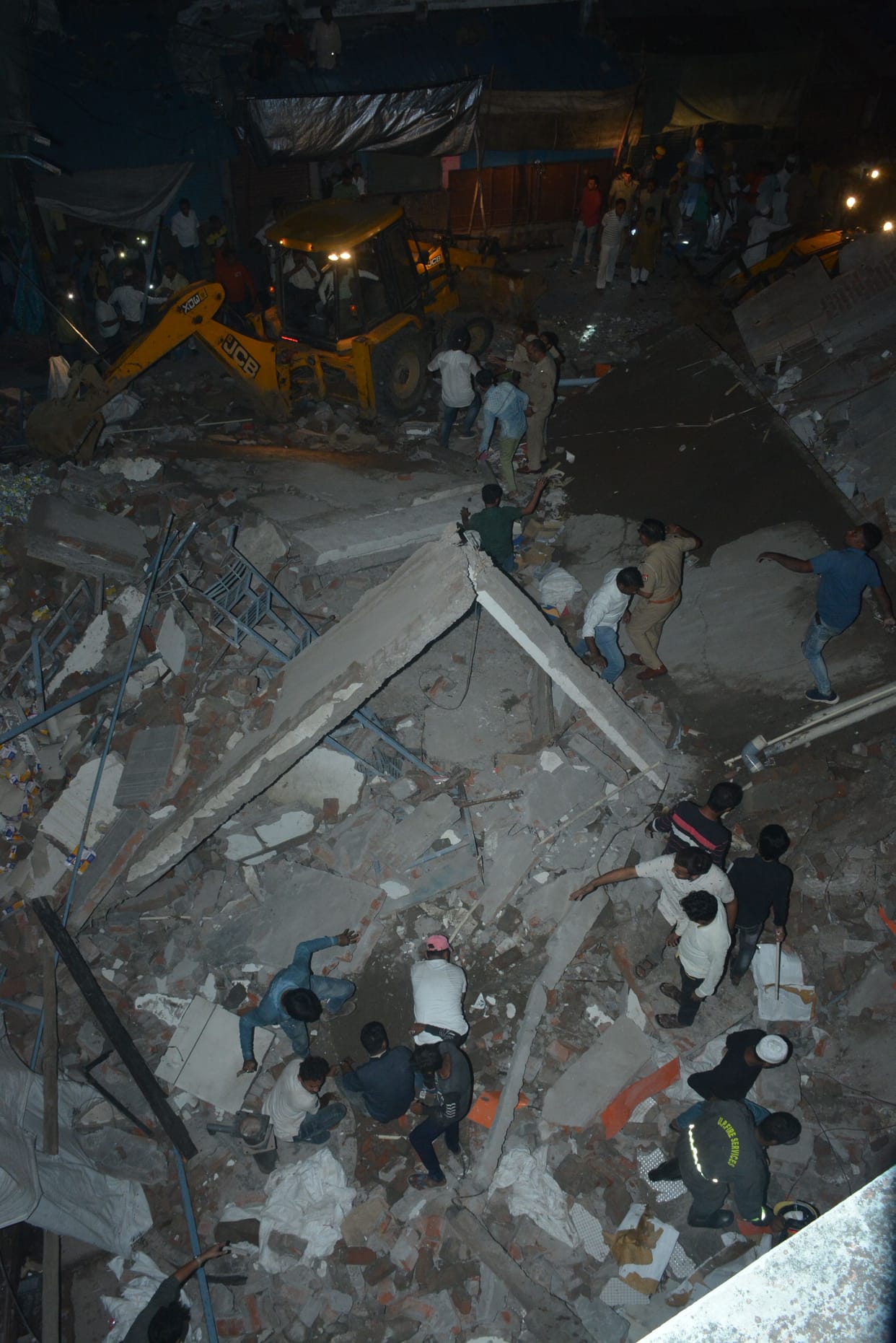 Aligarh: Four-storey building collapsed in Uparkot, four injured