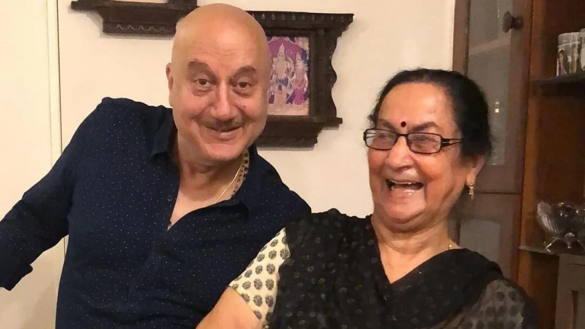 Anupam Kher Shared a video on Social media with his mother Dulari kher eating Patisa