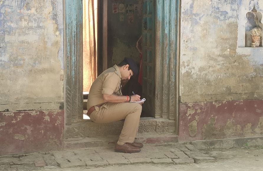 minor girl found unconscious in field in ballia police start investigation doubt of rape