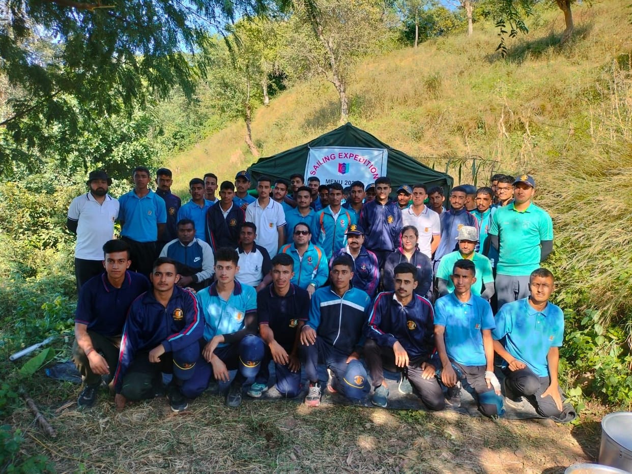 Naval cadets reached bahter