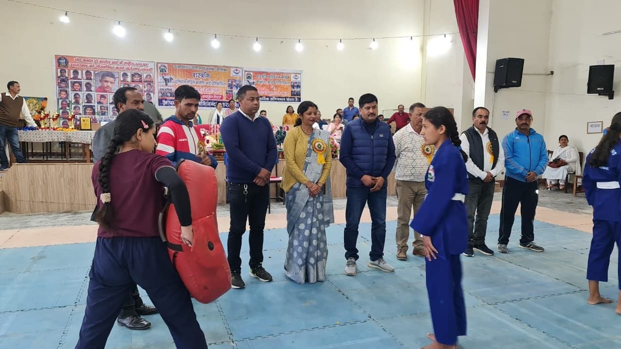 Bageshwar's Savitri, Anjali, Neha got the first place