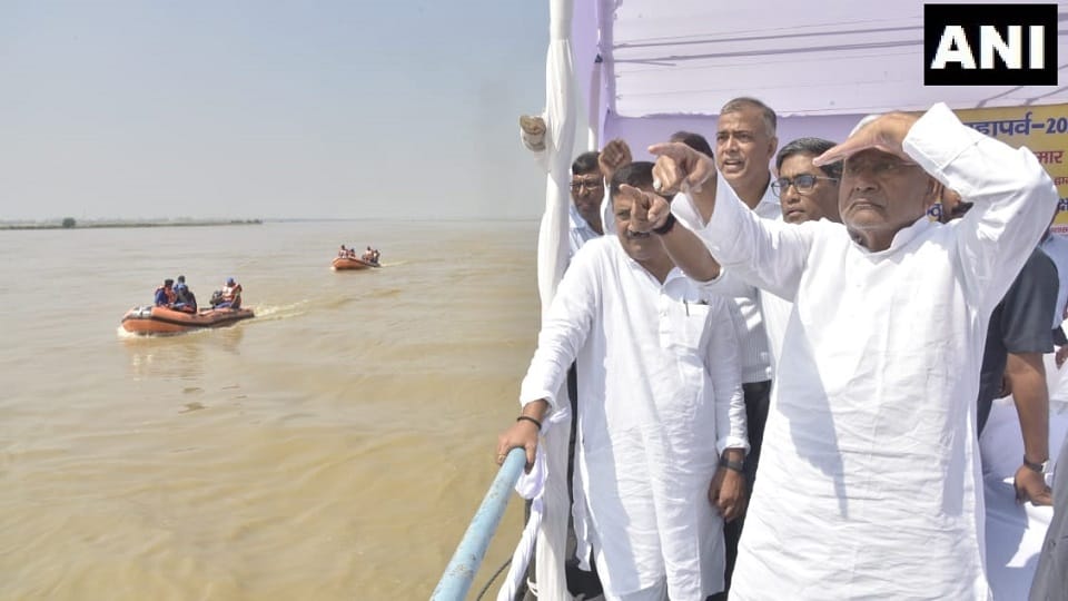 Bihar CM Nitish Kumar boat collided with a pillar of JP Setu during the inspection of Chhath Ghat