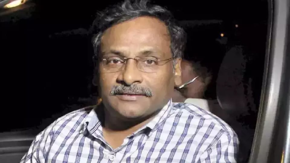 Supreme Court stays the release of former DU professor GN Saibaba and others from jail