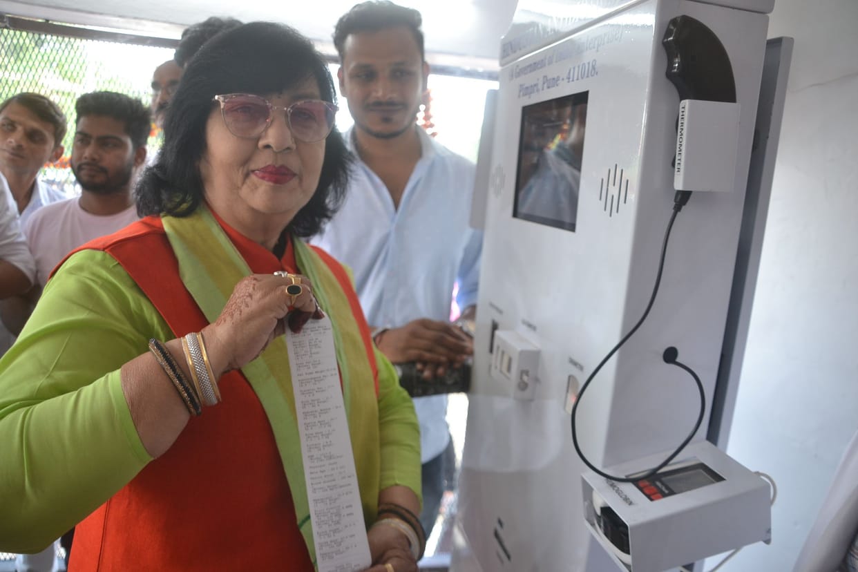 Kanpur Dehat: Take investigation report in Akbarpur CHC in five minutes, Minister of State inaugurated Health ATM
