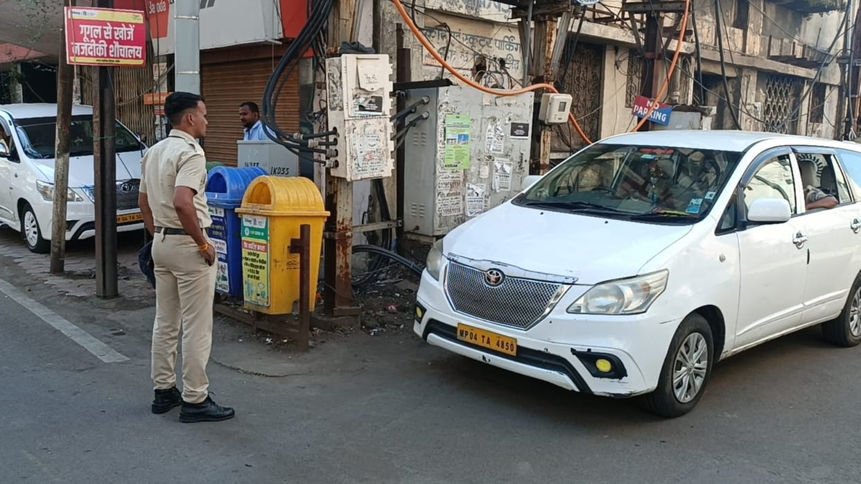 Income tax raid on locations of many builders including tinu sanghvi in indore