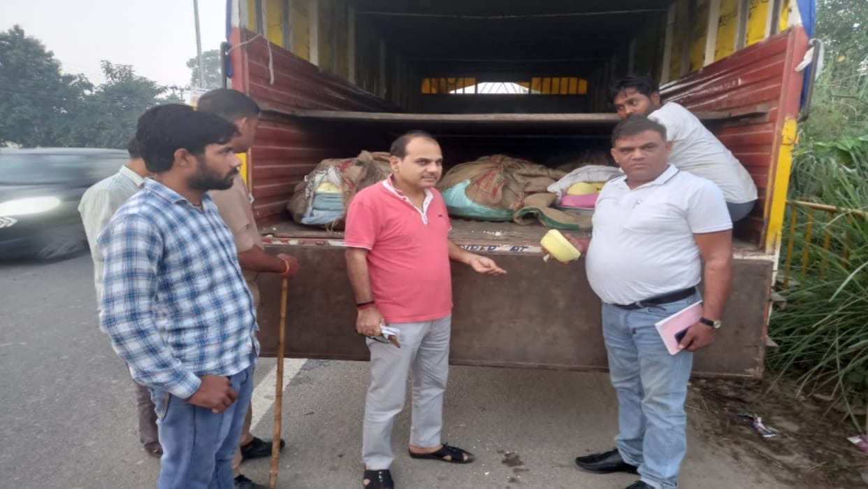 Baghpat: 14 quintals of adulterated mawa being supplied in Delhi was destroyed by SDM