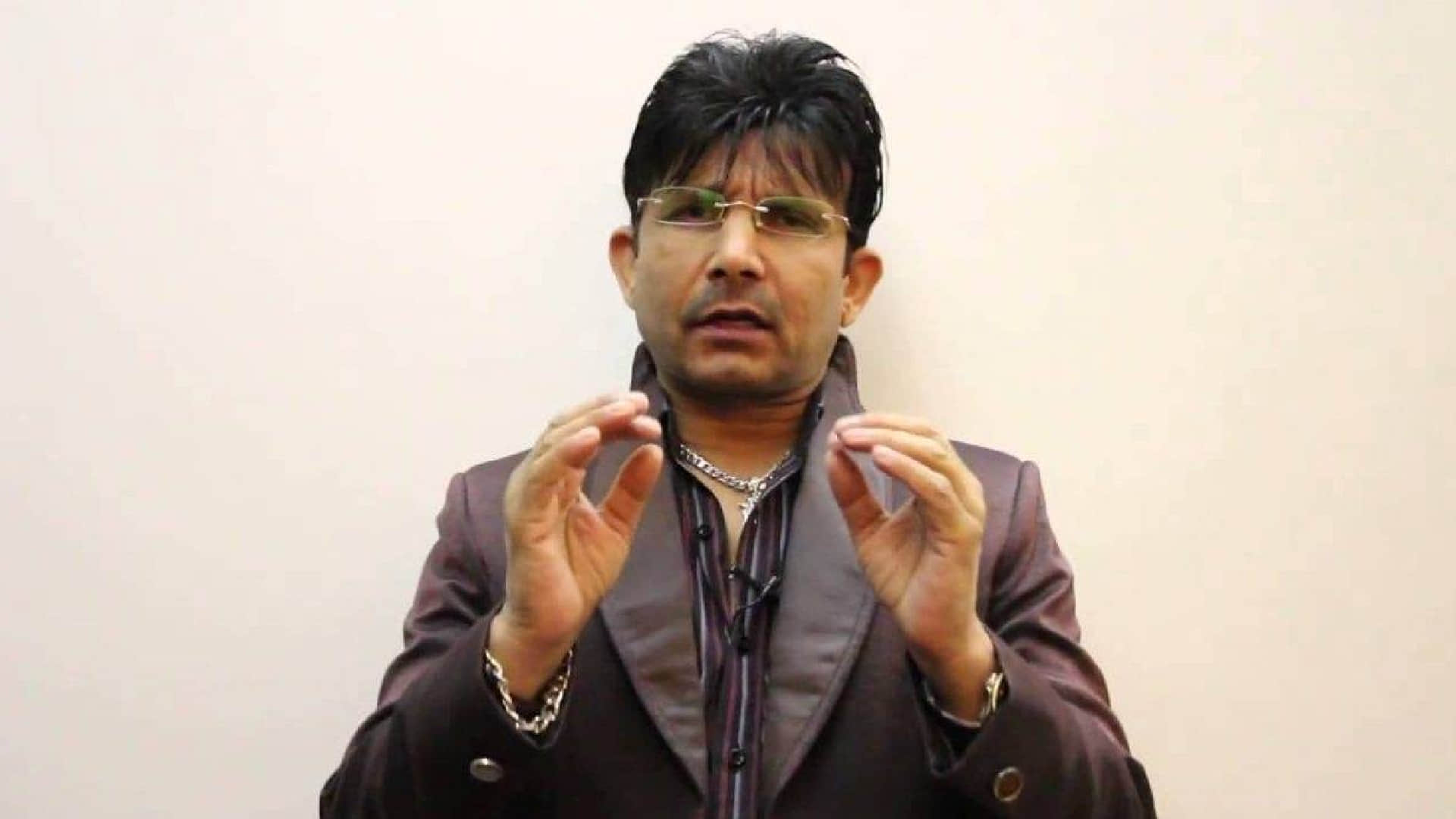 KRK shared Hrithik Roshan Bald video, said he forget to wear hair patch, fans got angry