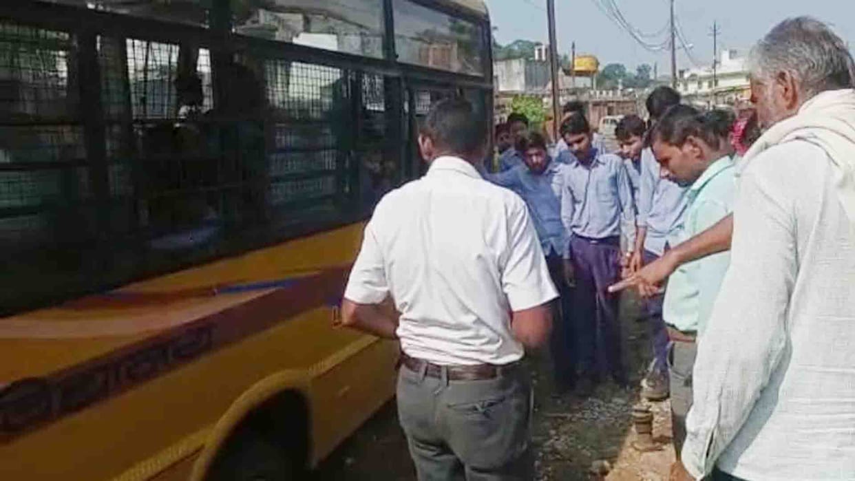 school bus accident in chitrakoot