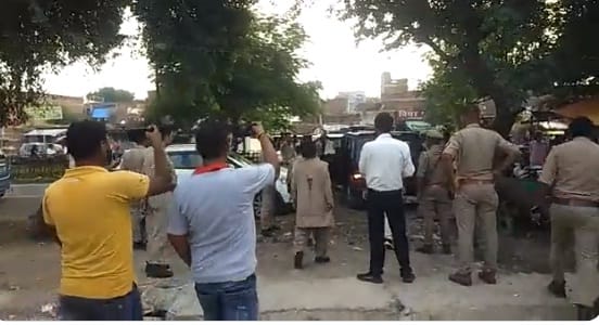 Prostitution was going on in Kanpur under the guise of massage parlor, five were arrested