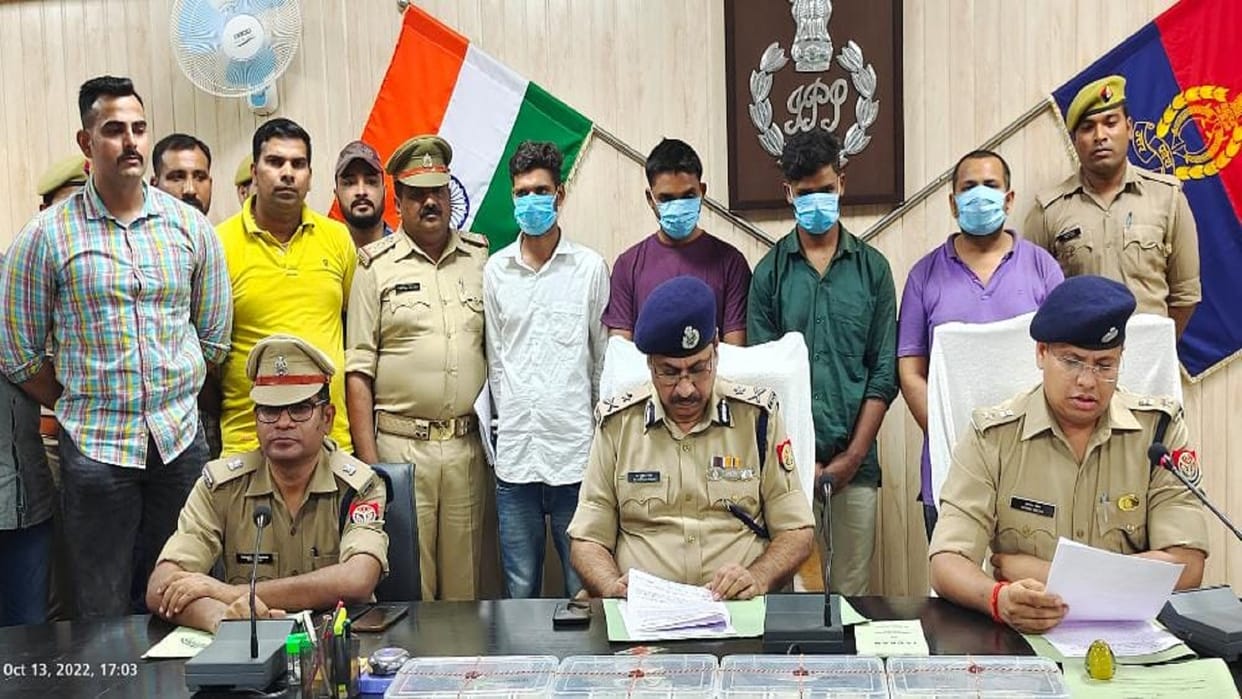 Case of robbery in Kaushambi Vehicles were not found nor weapons, the robbery was revealed