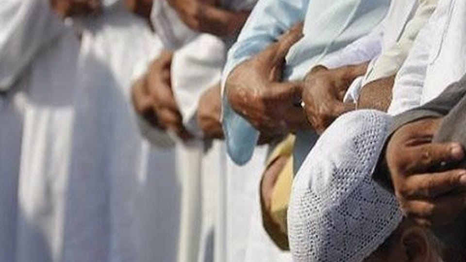 Imam did not allow Sufi wearing rings to offer Namaz in Mathura mosque