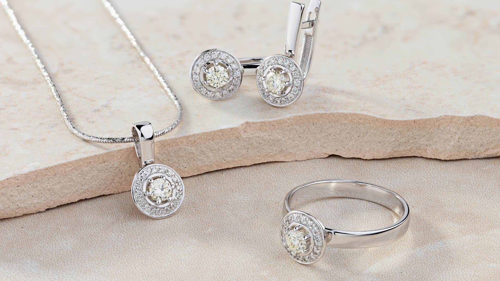 Dhanteras 2022 Shopping Purchase These Jwellery For Life Partner in Hindi