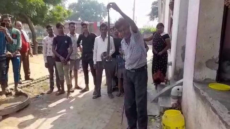 people kept awake all night under the watch of Nagin in etah