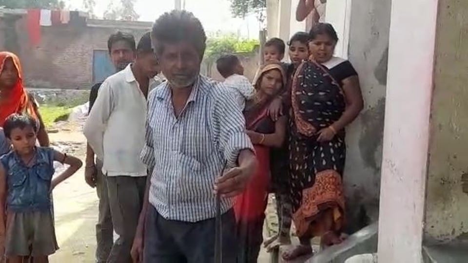 people kept awake all night under the watch of Nagin in etah