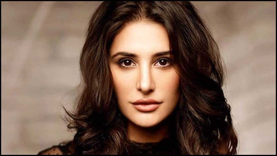 Nargis fakhri talk about bollywood dark secret and depression said People have three faces in this industry