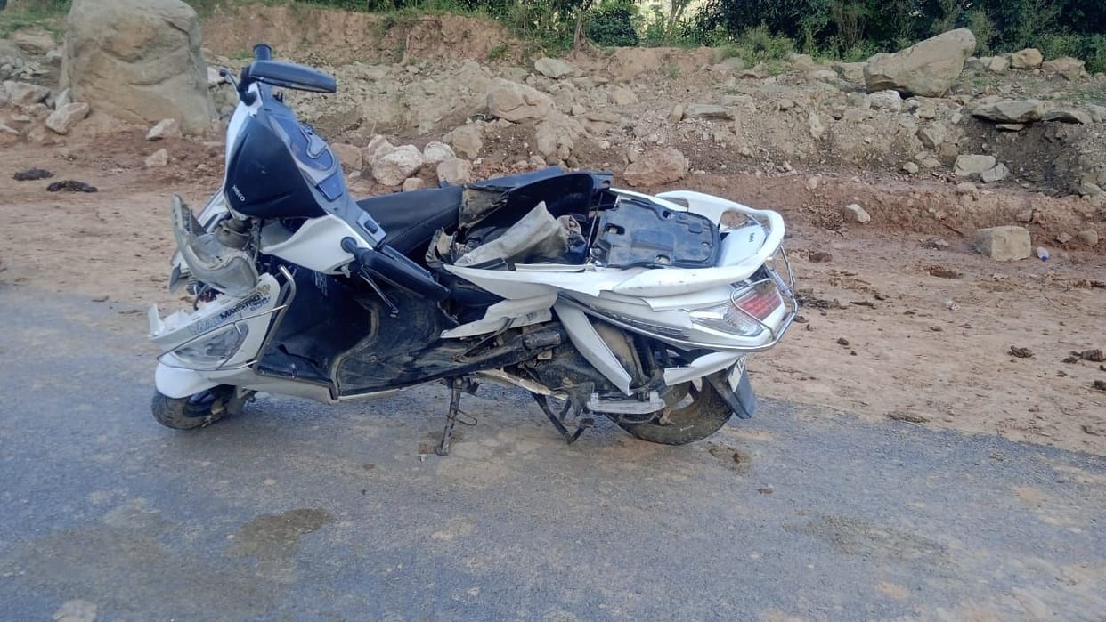 Car and scooty accident on forlane teacher injured